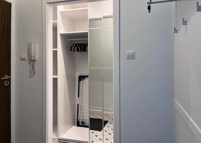 Apartment Metro Dzialdowska - Silent And Spacious