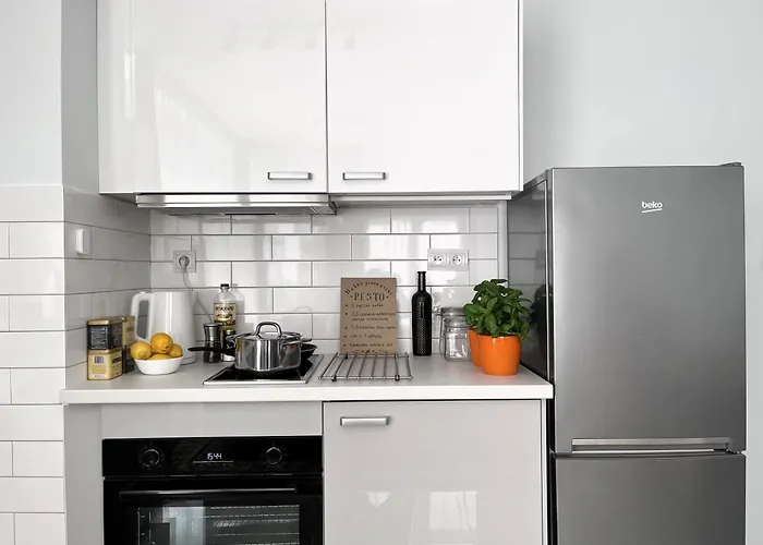 Metro Dzialdowska - Silent And Spacious Lejlighed *