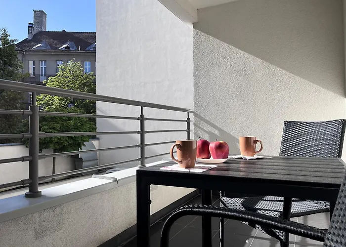 Metro Dzialdowska - Silent And Spacious