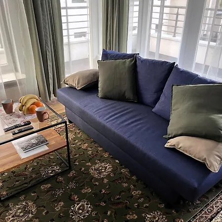 Metro Dzialdowska - Silent And Spacious *