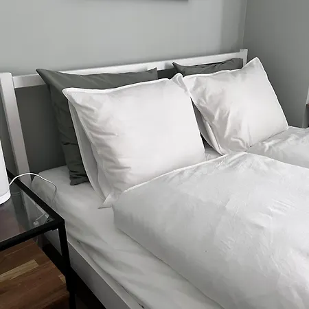 Metro Dzialdowska - Silent And Spacious