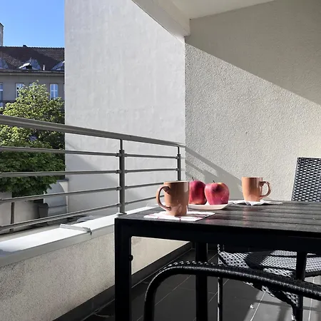 Metro Dzialdowska - Silent And Spacious